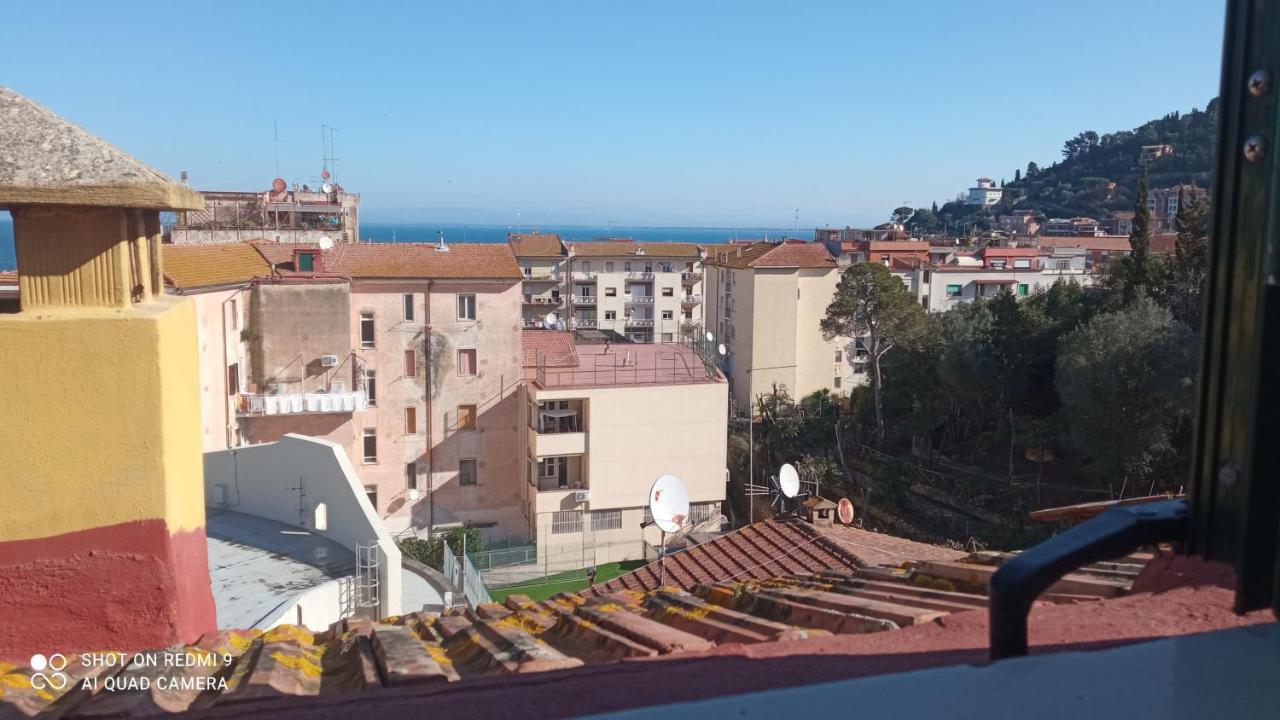 Monolocale Mansarda A Porto Santo Stefano Argentarioアパートメント エクステリア 写真